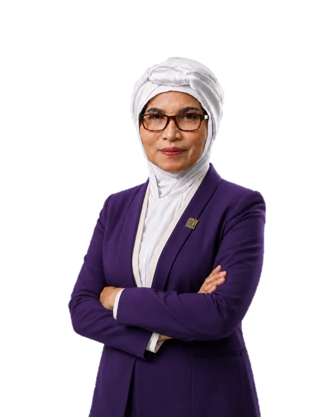 Penyelia halal PT Zam Zam Khan bersama dokumen sertifikasi halal dan panduan kepatuhan halal